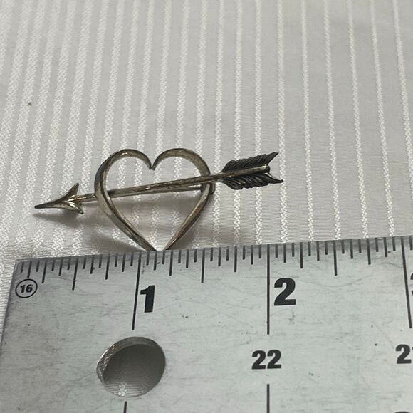 VTG BEAU Sterling Silver Heart & Arrow Pin 925 Signed - Picture 2 of 5